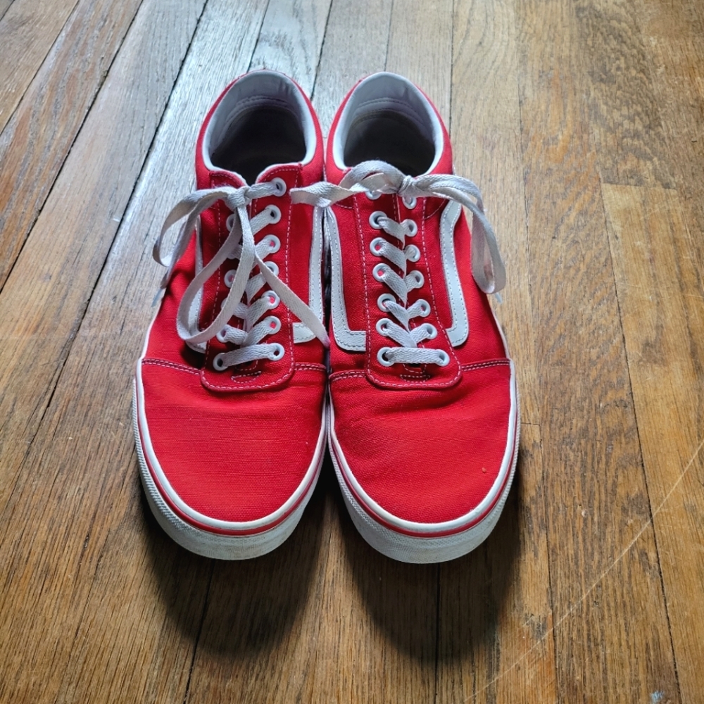 Red Old school vans(used)